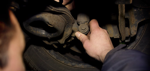 loose wheel on car