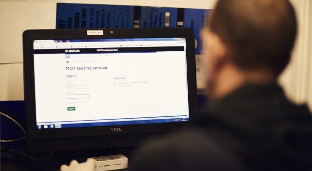 MOT testing service screen