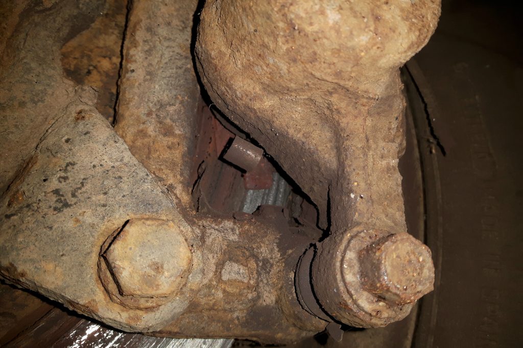 picture of very rusty brake caliper