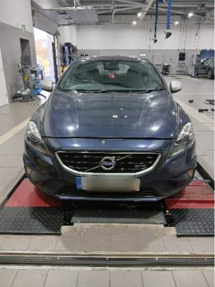Photo showing a photo taken correctly in the testing bay.